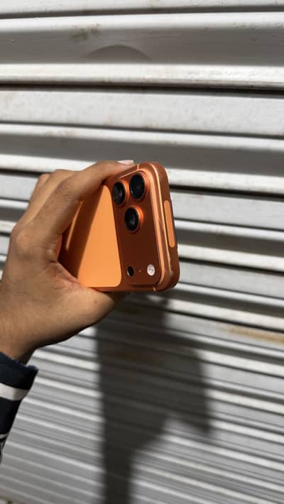 Apple iPhone 17 Pro Max 100 health waterpack urgent sale