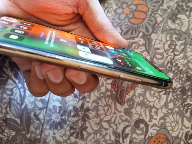 Apple iPhone XS 0