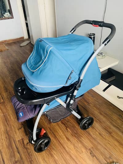 imported junior pram// stroller in 10/10 condition dubai ki hey