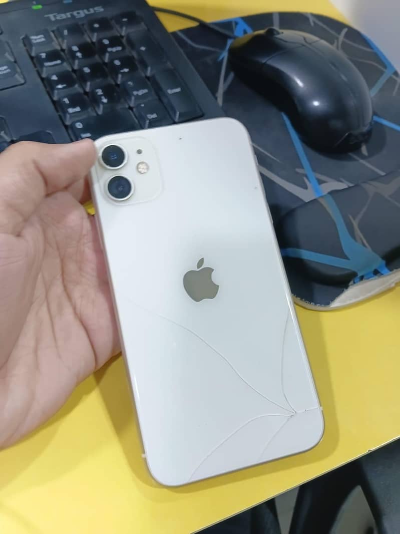 Apple iPhone 11 3