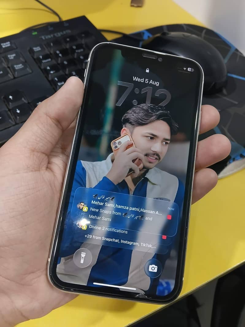 Apple iPhone 11 6