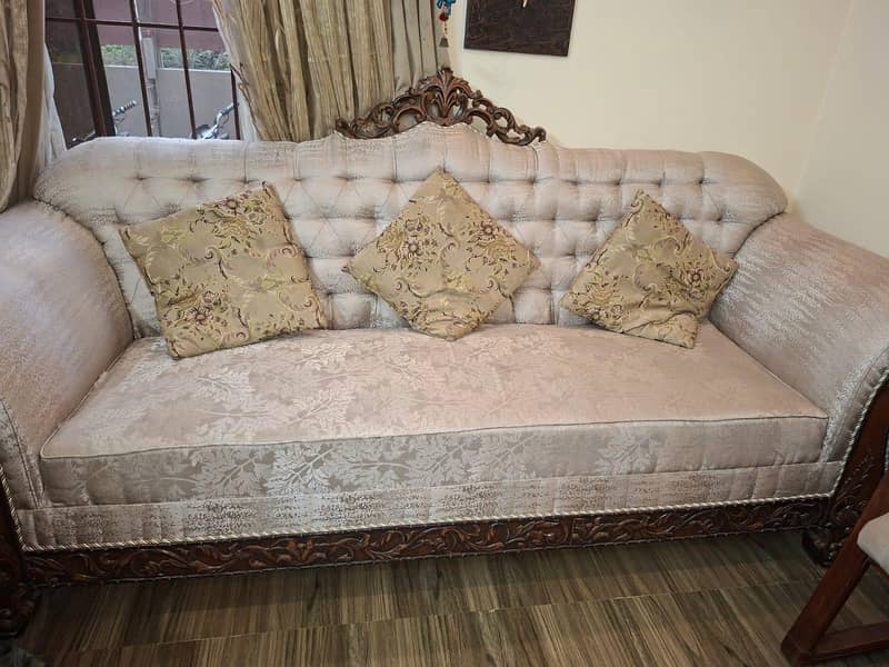 Beautiful Chinioti Sofa Set 0