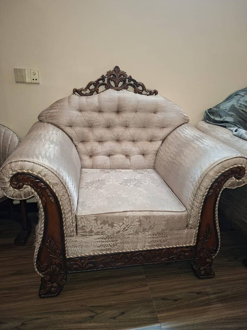 Beautiful Chinioti Sofa Set 1
