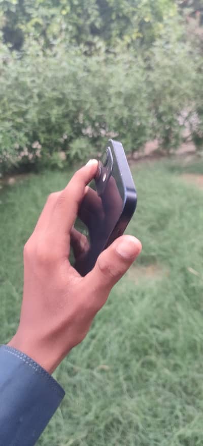 Apple iPhone 12