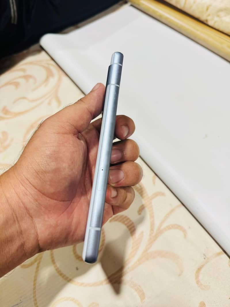 Google Pixel 7a 5