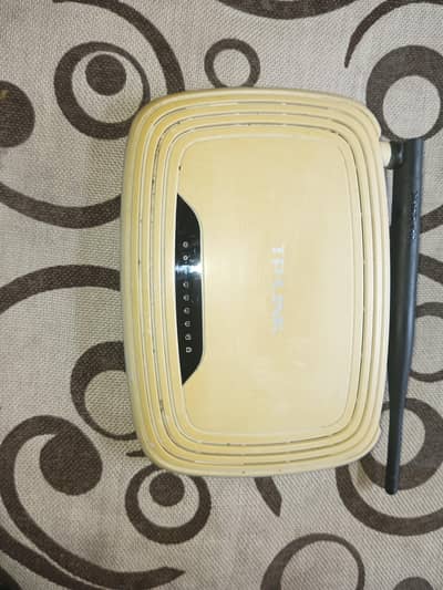 TP-LINK WR740N wifi router for sale