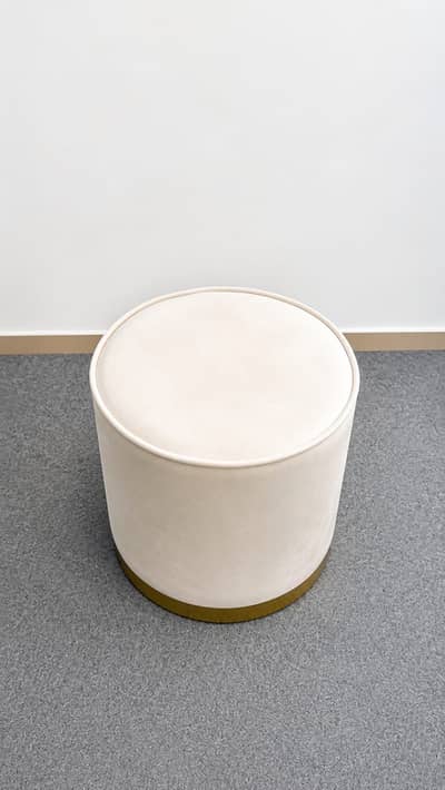 Vanity still with golden base