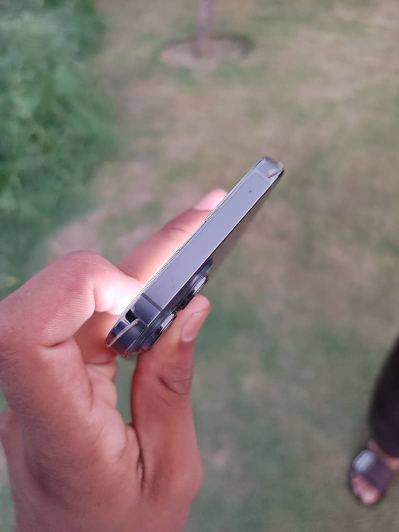 Apple iPhone 13 Pro Max 5