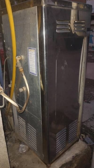 water dispencer in good condition