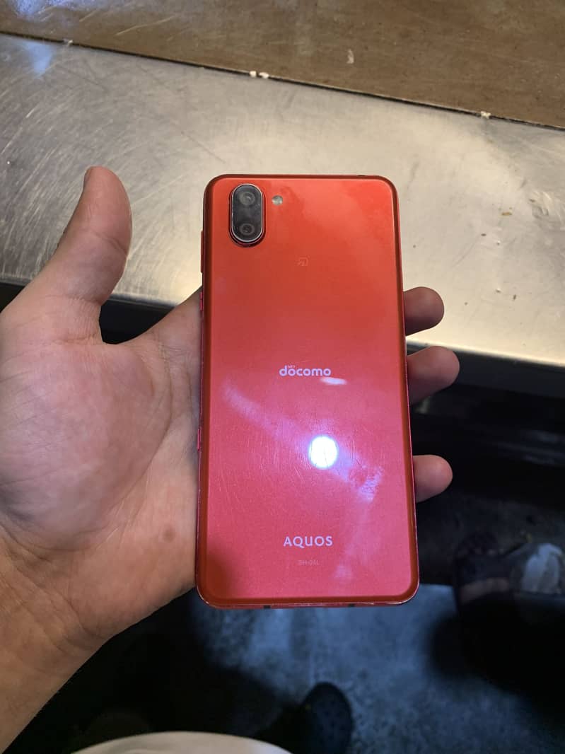 Sharp Aquos R3 5