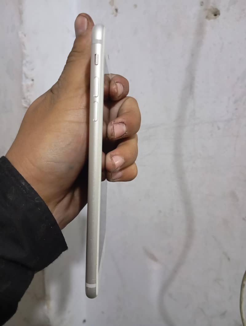 Apple iPhone 7 Plus 3