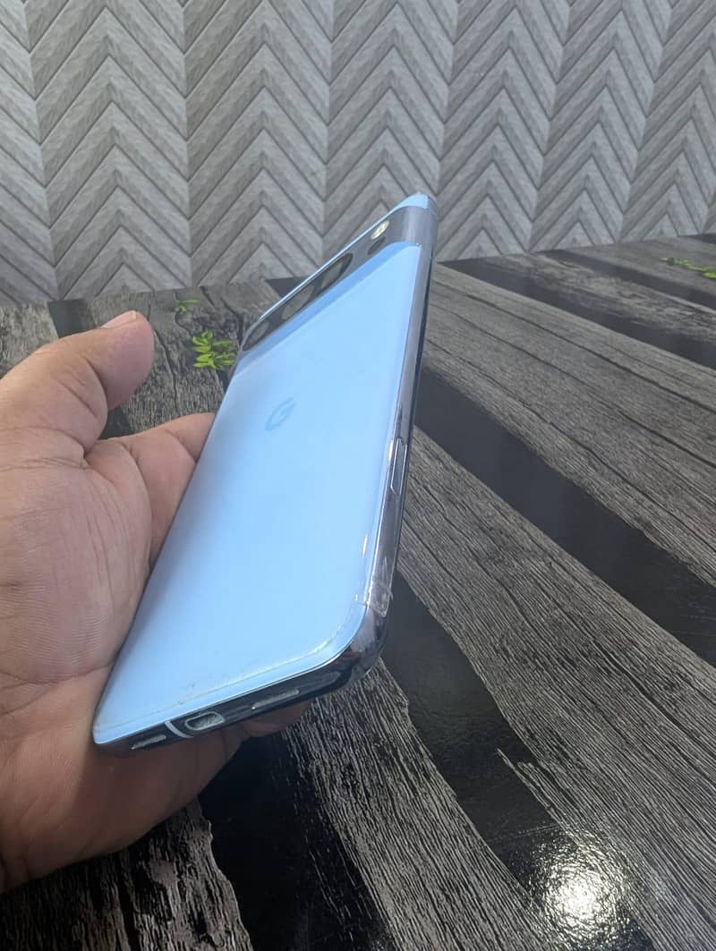 Google Pixel 8 pro 3