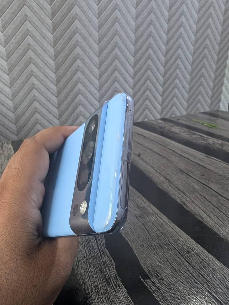 Google Pixel 8 pro 4
