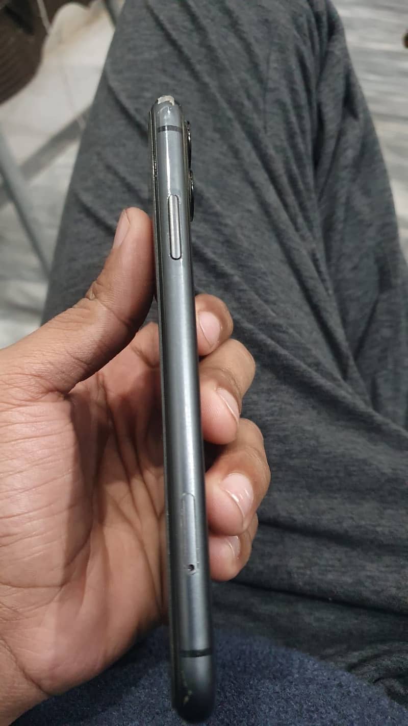 Apple iPhone 11 2