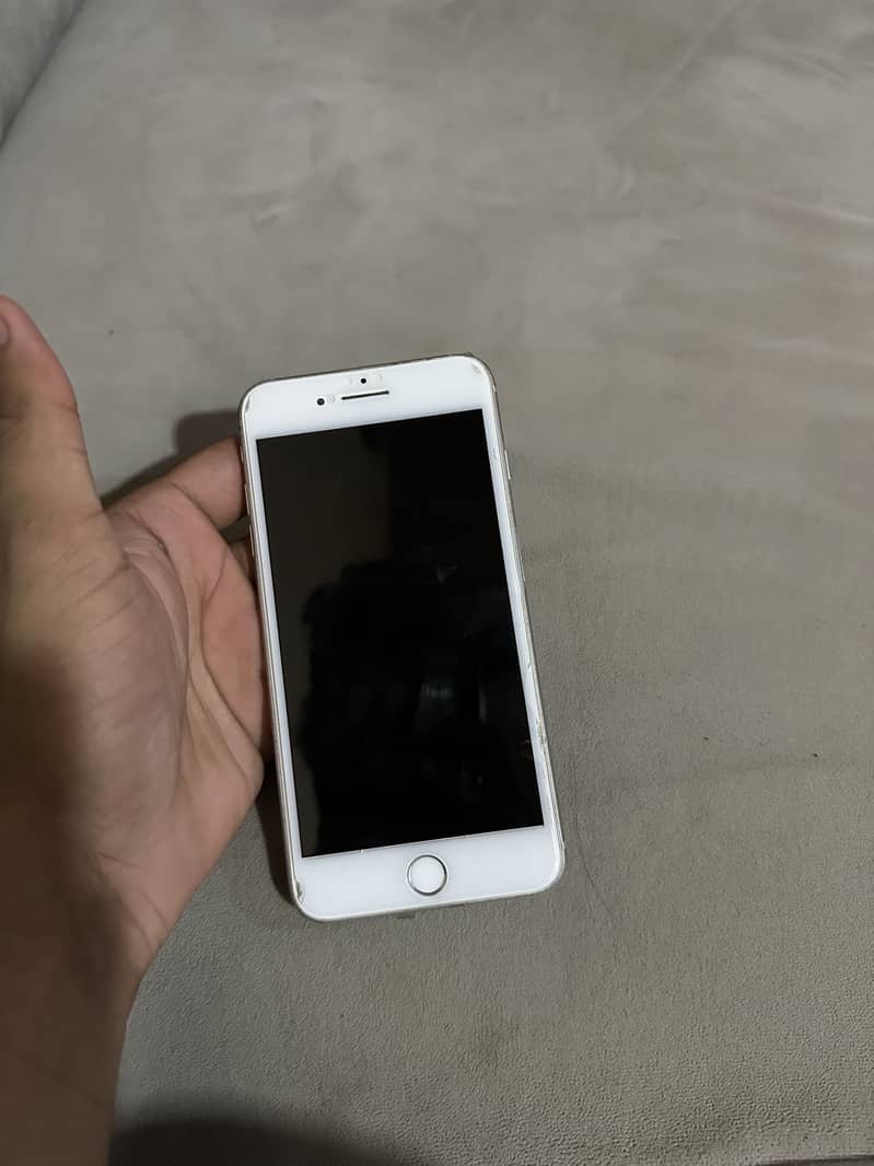 Apple iPhone 8 Plus 3