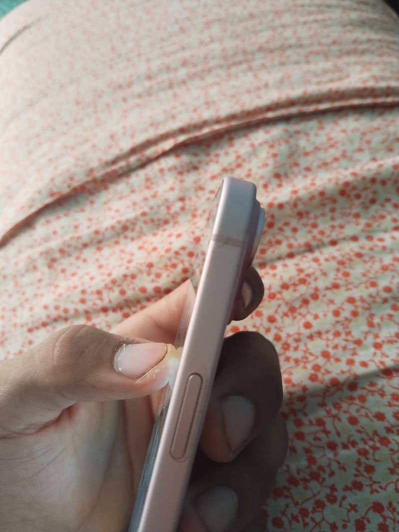 Apple iPhone 15 6