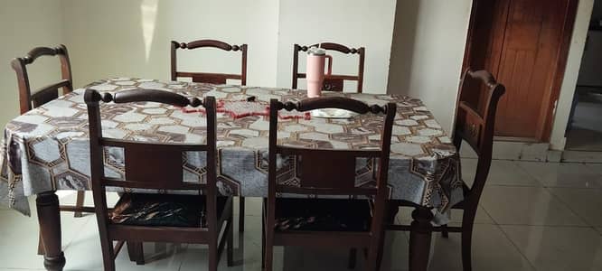Dining Table with 6 chairs