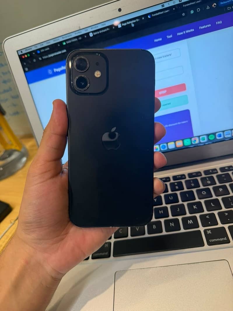 Apple iPhone 12 3