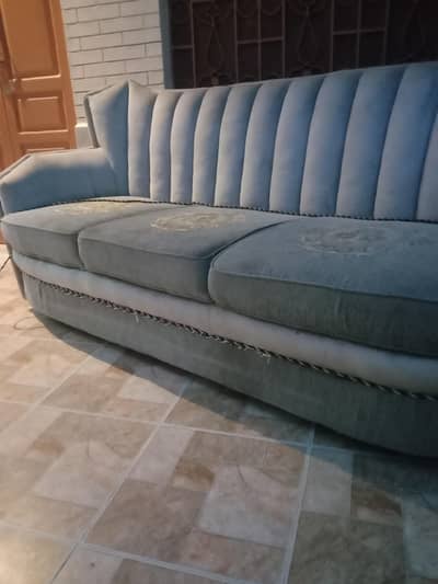 ",sofa 3 seater & 2 pairs 1 seater For sale. "