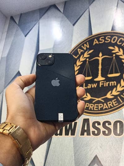 Apple iPhone 13