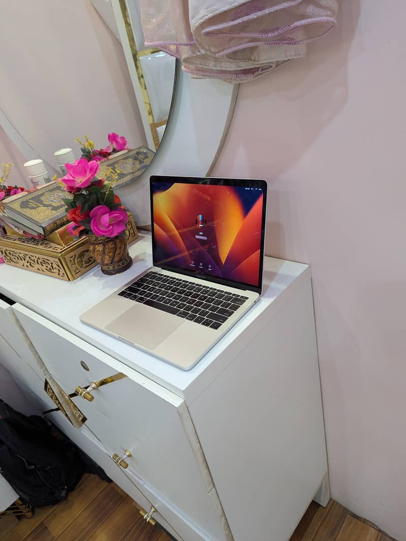 MacBook pro 2017 1
