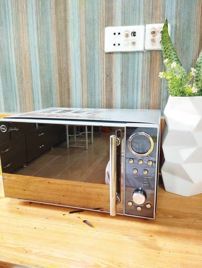 microwave oven