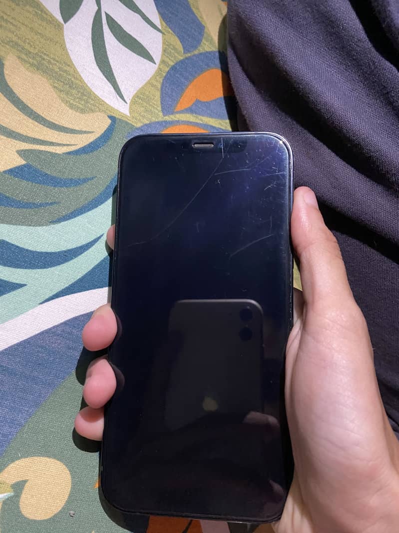 Apple iPhone 12 4
