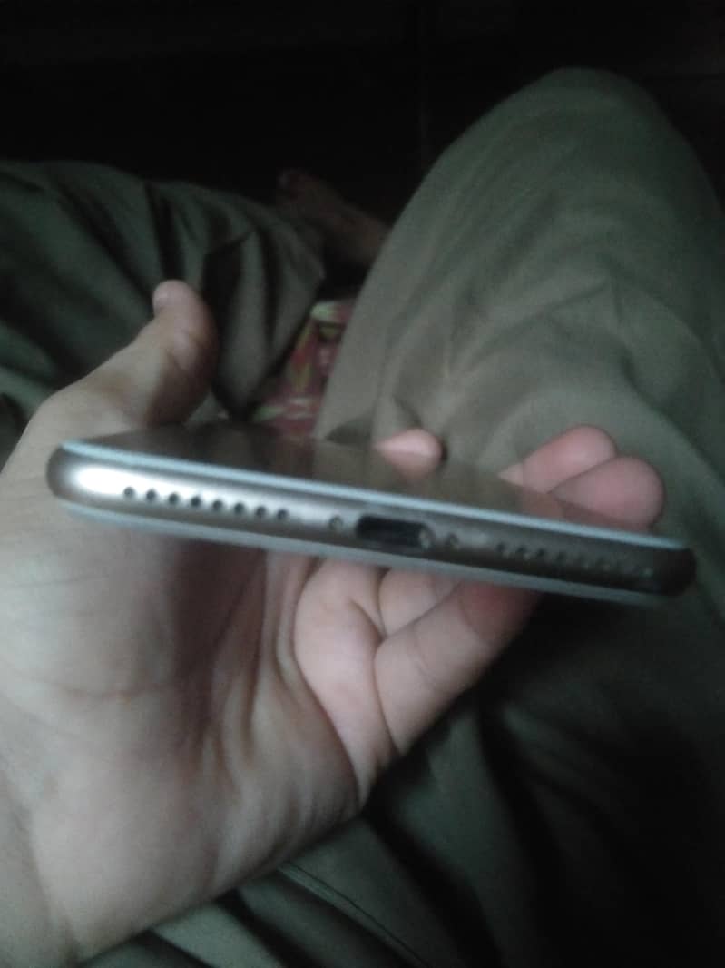 Apple iPhone 7 Plus 1
