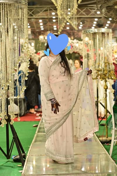 saree wore only for 3 hours like new