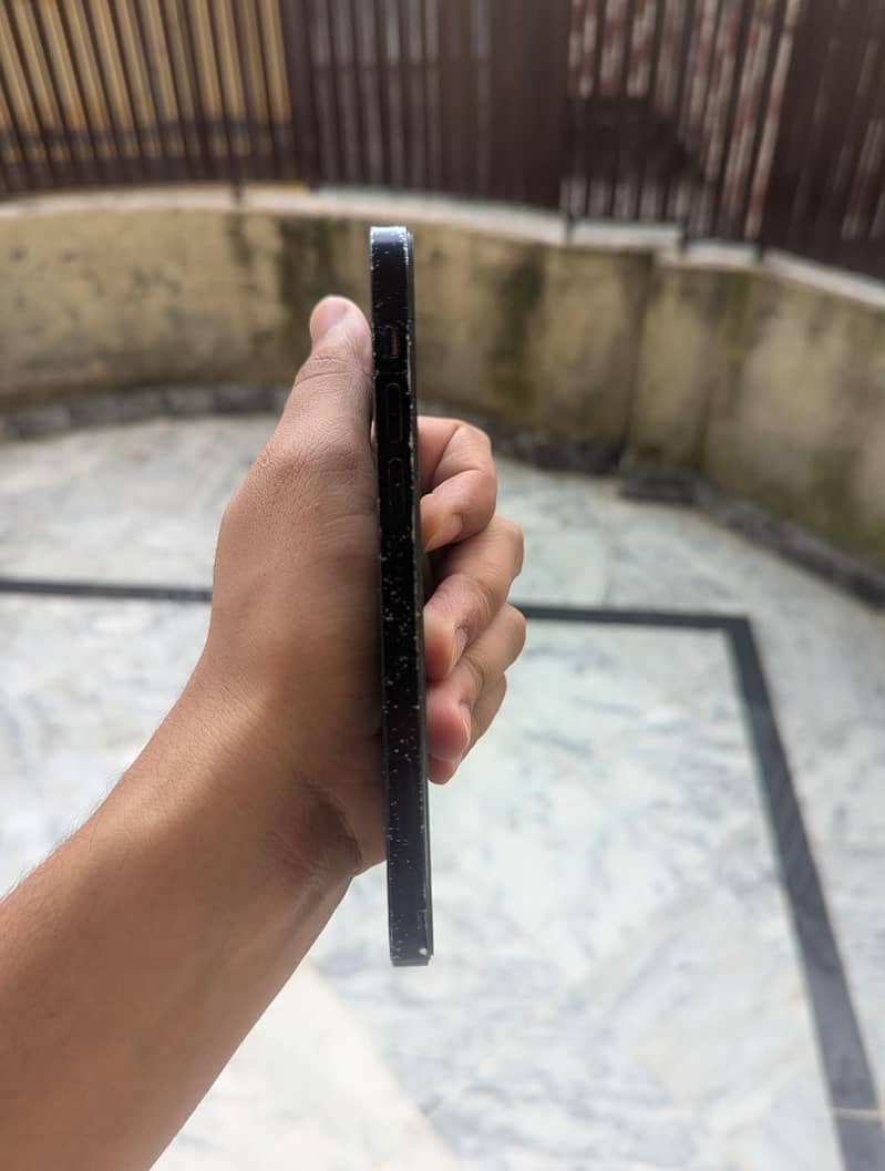 Apple iPhone 12 2