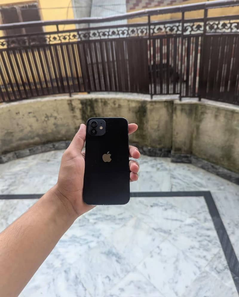 Apple iPhone 12 5