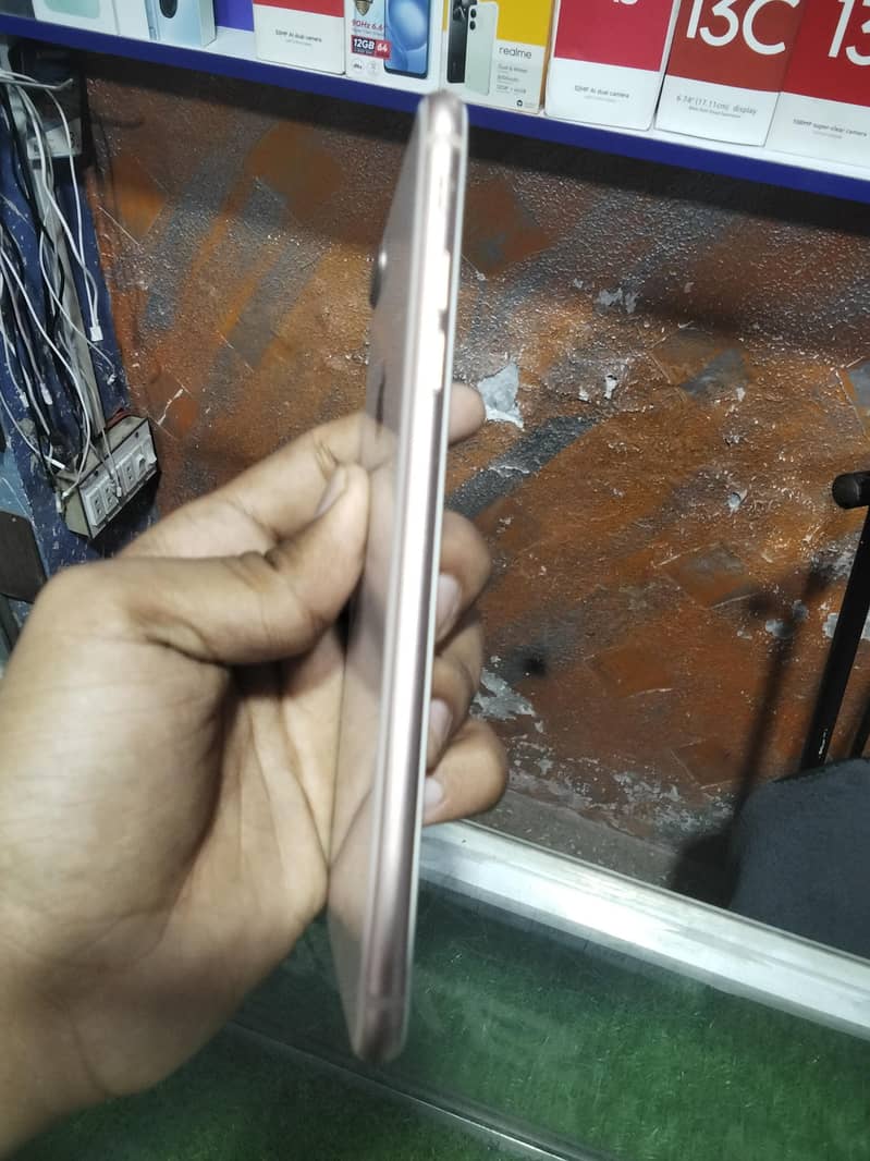 Apple iPhone 8 Plus 2