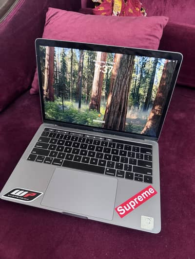 MAC BOOK PRO TOUCH BAR 2018