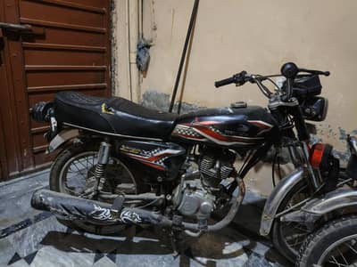 Excellent bike in this price us 125 2019model
