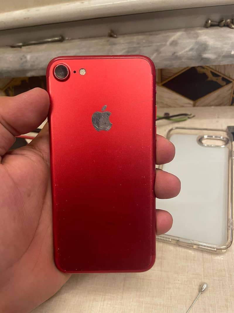 Apple iPhone 7 0