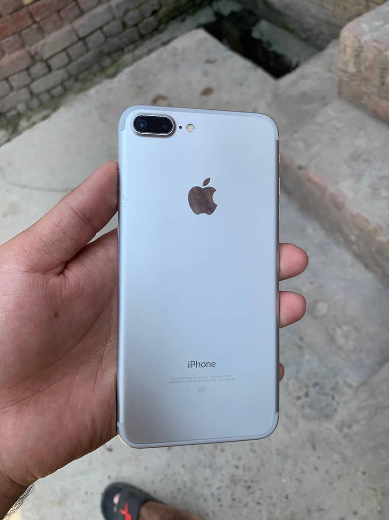 Apple iPhone 7 Plus 0