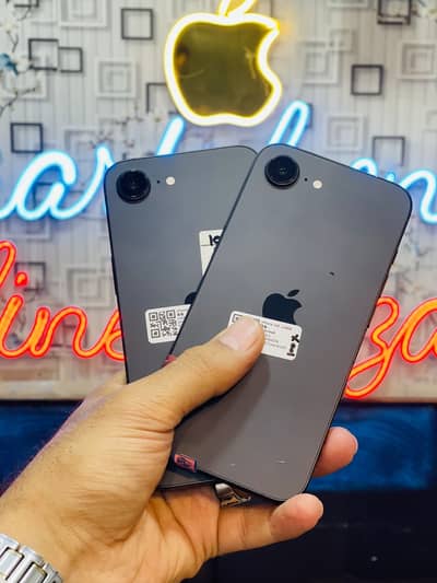 iPhone 16e