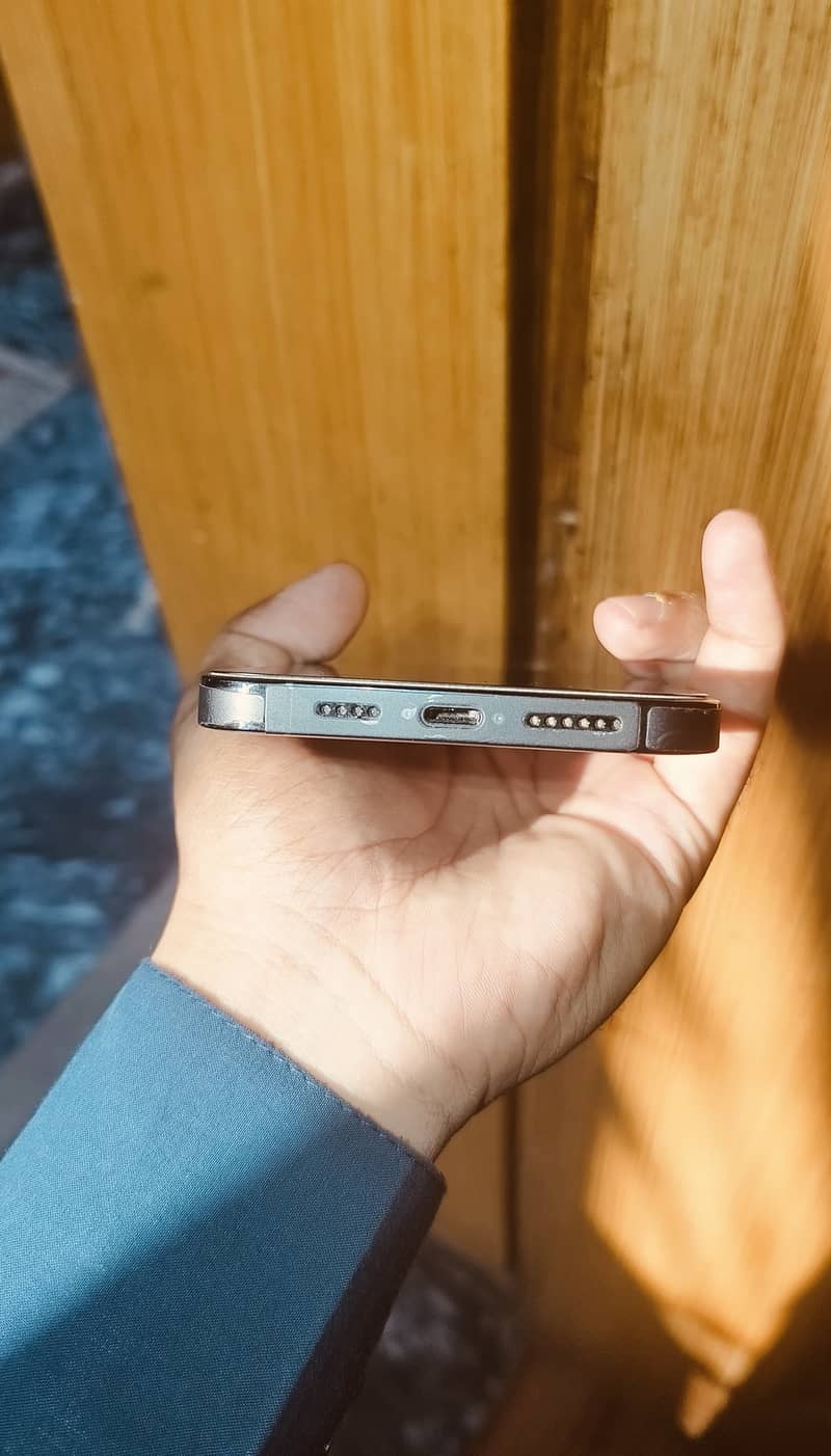 Apple iPhone 14 Pro Max 4