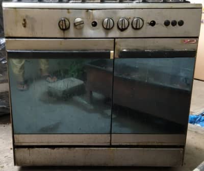 Used 5-Burner Cooking Range (NG-550) – 4 Burners Active
