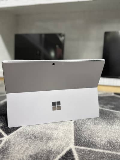 Microsoft surface pro 7 10th gen 8GB ram 256GB ssd