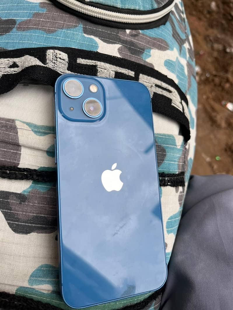 Apple iPhone 13 0