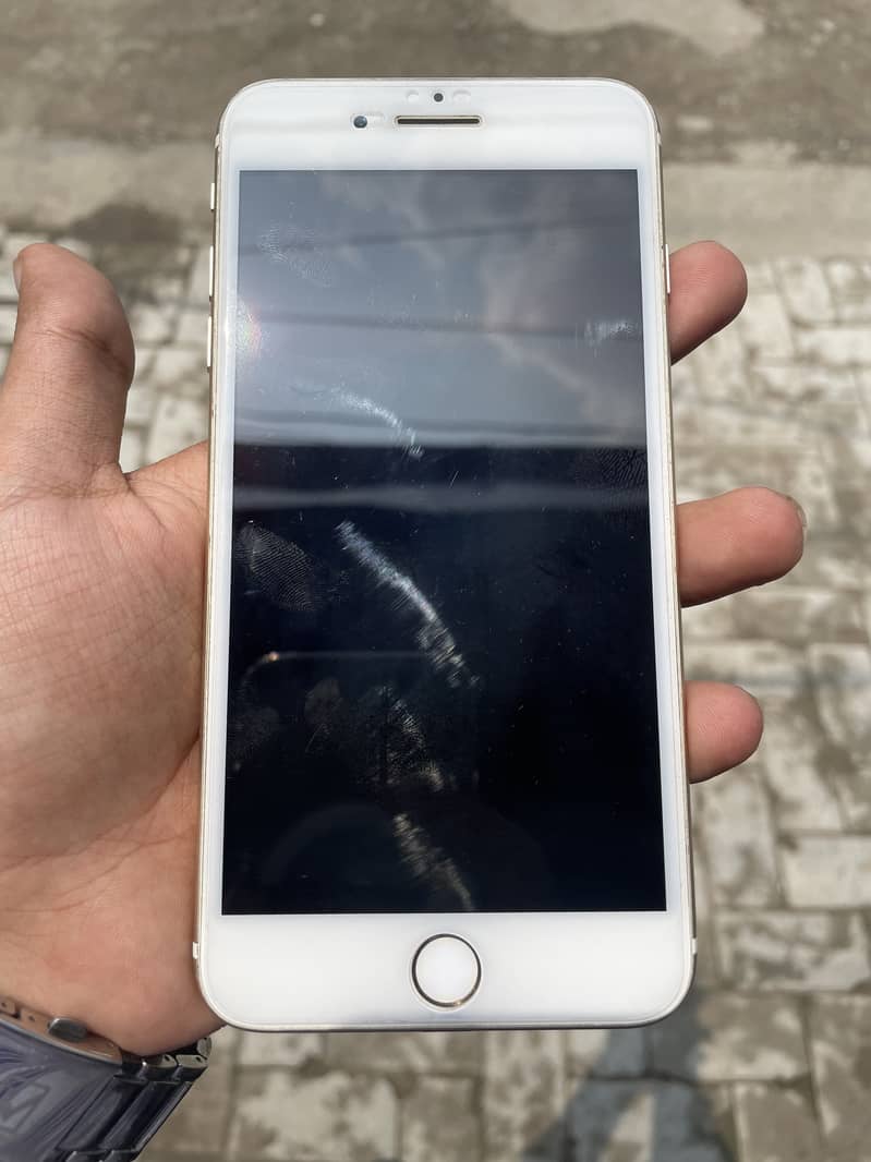 Apple iPhone 7 Plus 1