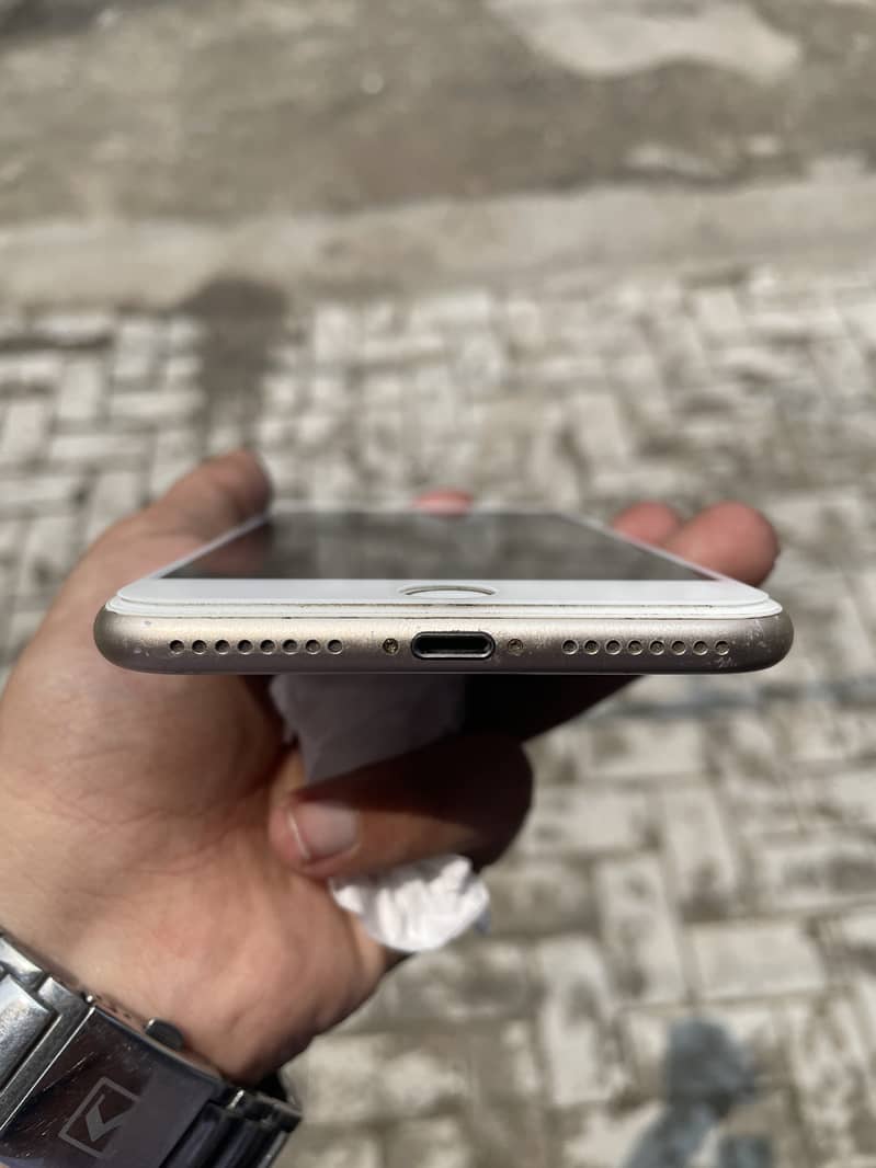 Apple iPhone 7 Plus 3
