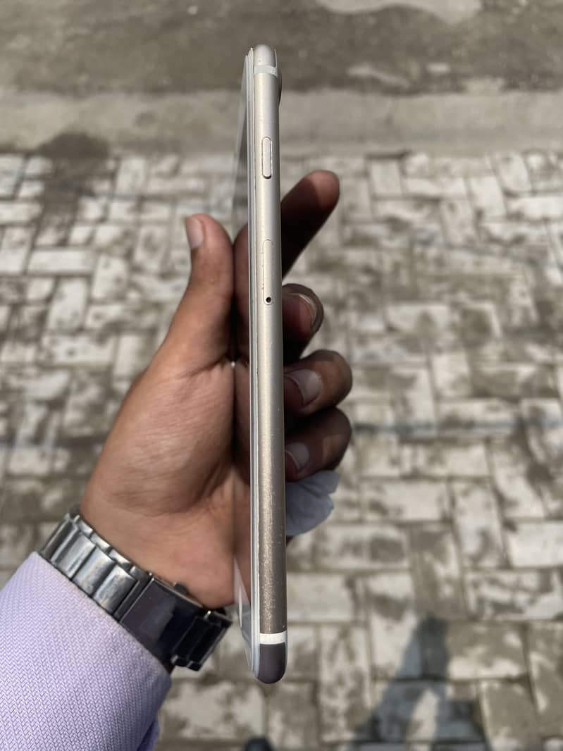 Apple iPhone 7 Plus 4