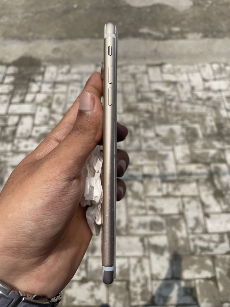 Apple iPhone 7 Plus 5