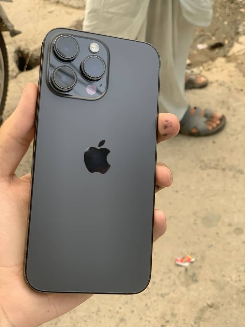 iPhone 14 Pro Max 2