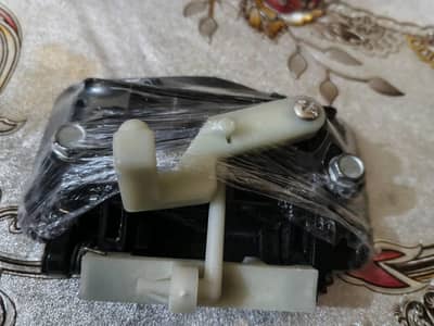Suzuki Cultus Left door Handle