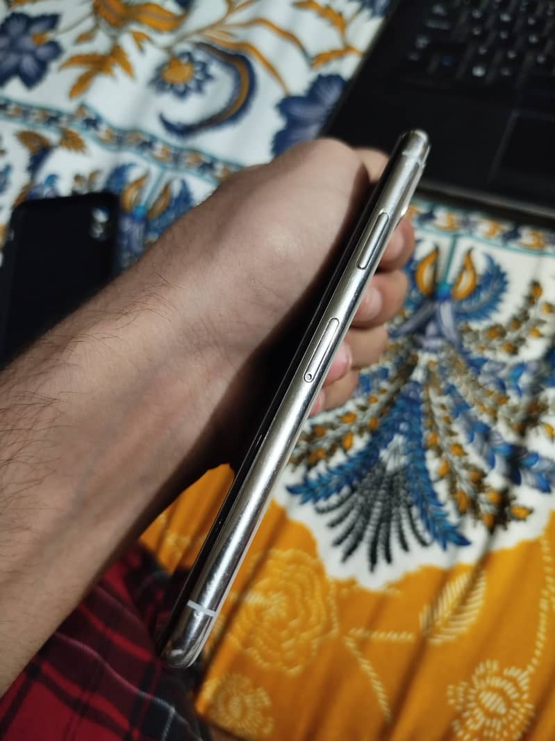 iPhone X 3