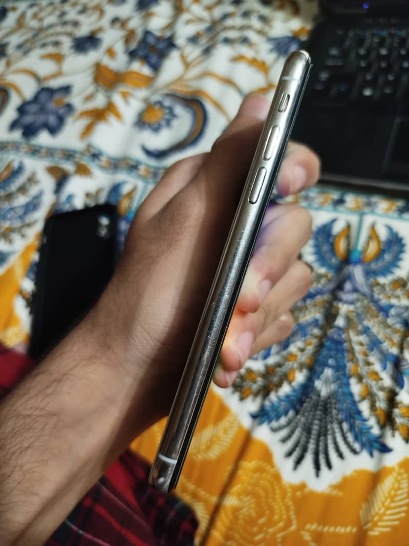 iPhone X 5