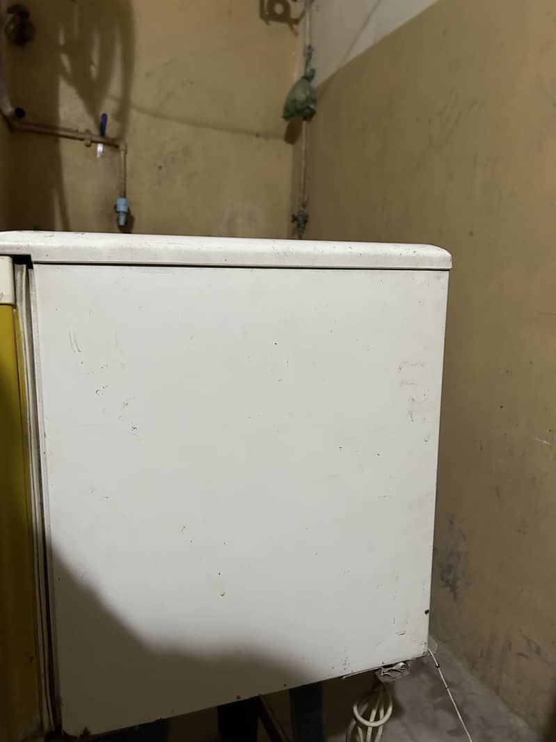 Small frige 0